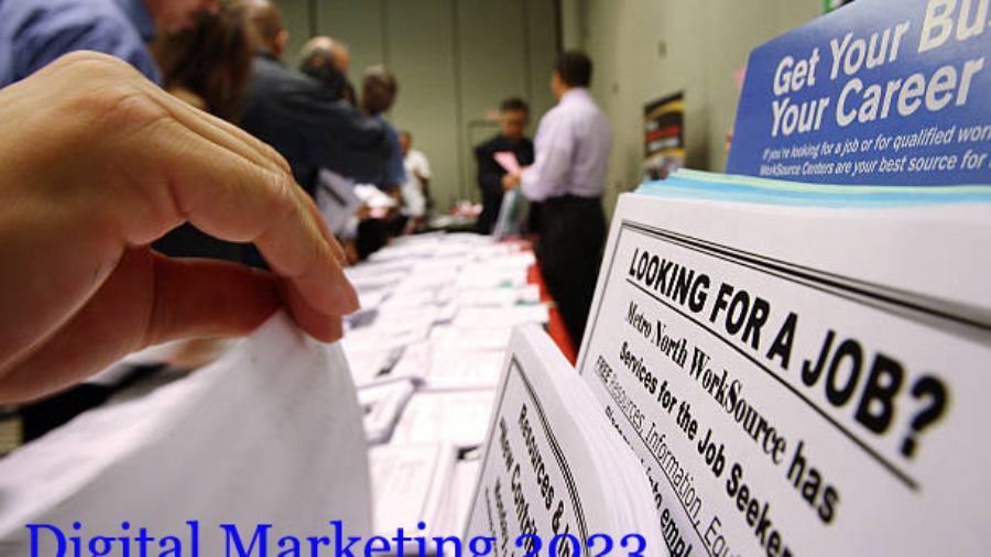 PASADENA, CA - MAY 14:  Job seekers look over job opening fliers at the WorkSource exhibit, a collaborative effort by governmental agencies to offer jobs and job training resources at the Greater Los Angeles Career Expo at the Pasadena Convention Center on May 14, 2009 in Pasadena, California. Nineteen exhibitors offer job and educational opportunities as well as advice from the Board of Equalization at the event that is open to the general public.  (Photo by David McNew/Getty Images)